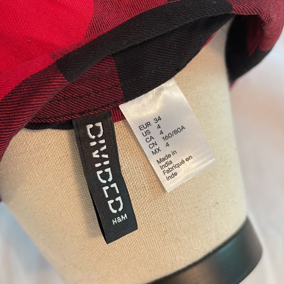 H&M Red and black plaid button down shirt - Picture 5 of 5